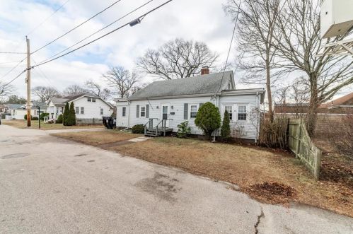 128 Fern St, Warwick, RI 02889-2408