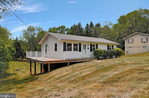 317 Walnut St, Woodstock, VA 22664-1430