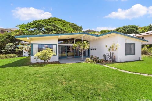 2024 Manoa Rd, Honolulu, HI 96822-2120