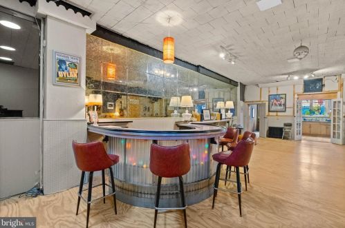 1226 8th St, Philadelphia PA  19147-5130 exterior