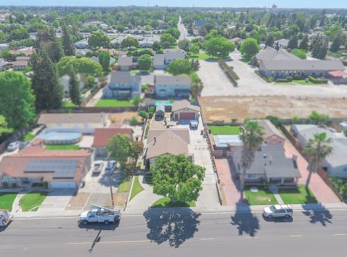 238 Robert Ave, Ripon, CA 95366-2825