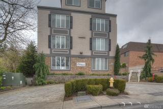 371 100th Ave, Bellevue, WA 98004-5653