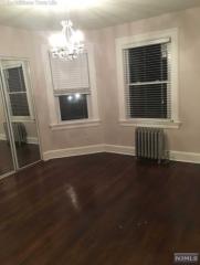 287 Anderson St, Hackensack NJ  07601-3616 exterior
