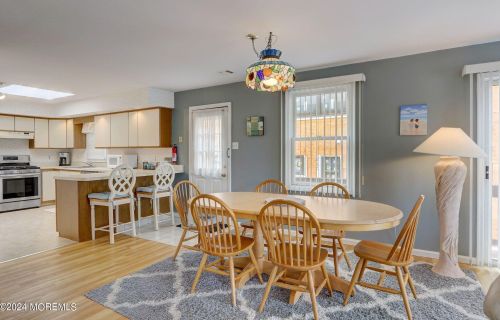 16 Pennsylvania Ave, Lavallette NJ 08735-2437 exterior