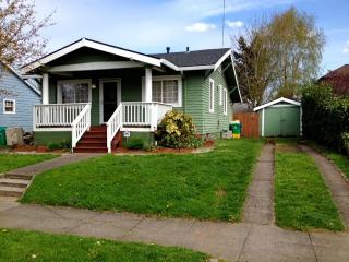 7016 Burrage Ave, Portland OR  97217-5220 exterior