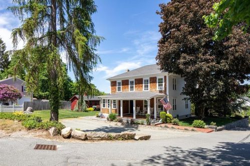 11 Mumford St, Coventry, RI 02816-7751