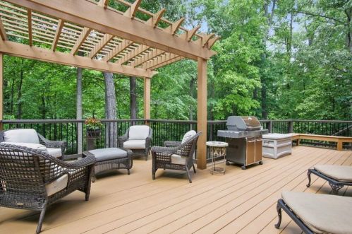110 High Point Walk, Atlanta GA  30342-2480 exterior
