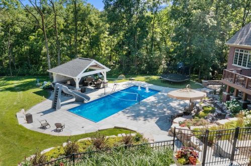 521 Chatfield Rd, Mokena, IL 60451-3042