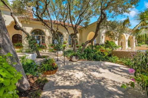 31 Queens Hl, San Antonio, TX 78257-1724