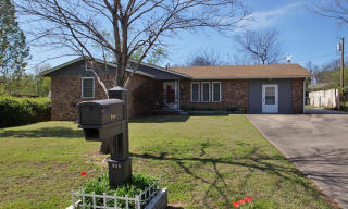 914 East Ave, Tahlequah, OK 74464-5117