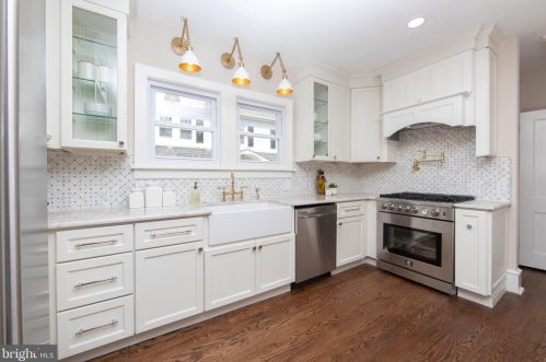 281 Rhoads Ave, Tavistock NJ  08033-1470 exterior