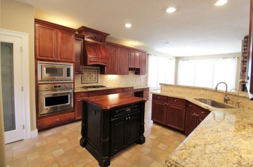 14 Clearbend Pl, Conroe TX  77384-5002 exterior