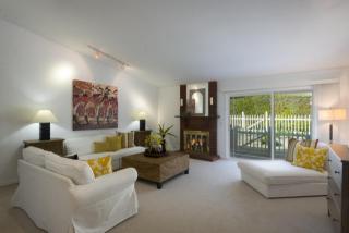7608 Newport Dr, Santa Barbara, CA 93117-2418