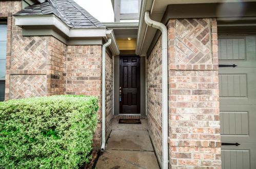 4104 Mustang Ave, Garland TX  75048-4272 exterior