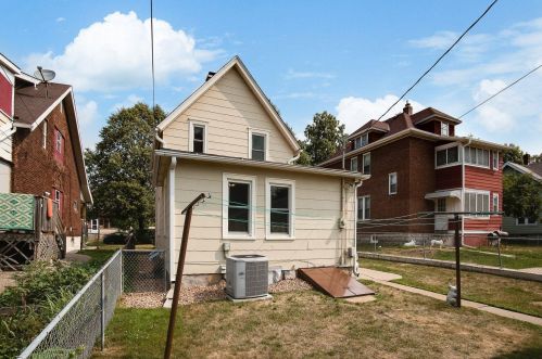 962 Cook Ave, Saint Paul MN  55106-3235 exterior
