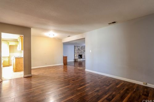 320 Ash St, Anaheim CA  92805-4315 exterior