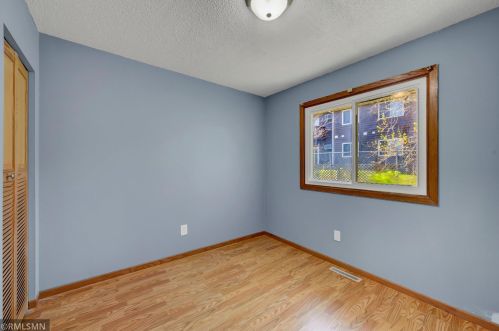 4464 Cinnamon Ridge Trl, Saint Paul MN  55122-2385 exterior