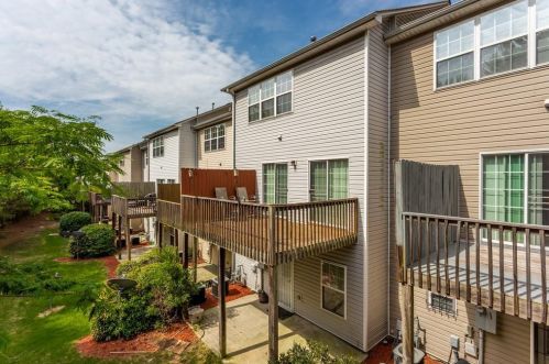 720 Celeste Ln, Atlanta GA  30331-8606 exterior