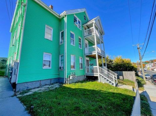 152 Farm St, Waterbury, CT 06704-3616