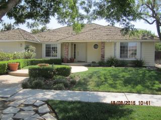400 Lincoln Pl, Lemoore, CA 93245-3318
