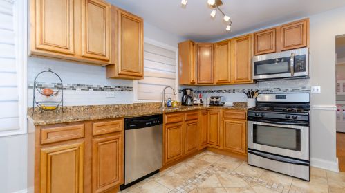 10205 California Ave, Chicago, IL 60655-1623