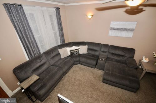 43 2nd Ave, Roebling, NJ 08554-1001