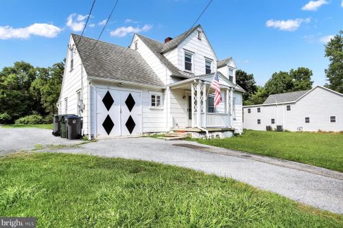 1550 Trindle Rd, Carlisle PA  17015-9759 exterior