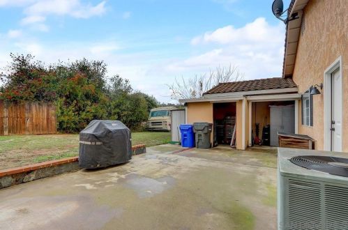 145 El Valle Opulento, Vista CA 92083-7708 exterior