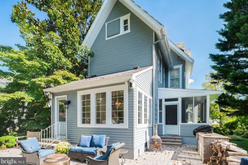 220 Washington Ave, Tavistock NJ 08033-3323 exterior