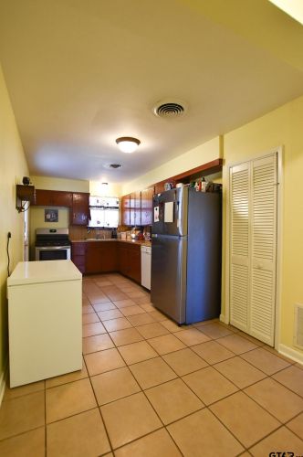 4303 Memorial Dr, Marshall TX 75672-5809 exterior