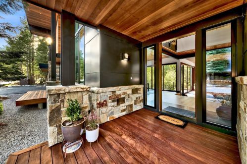 16150 Pine St, Truckee CA  96161-3754 exterior