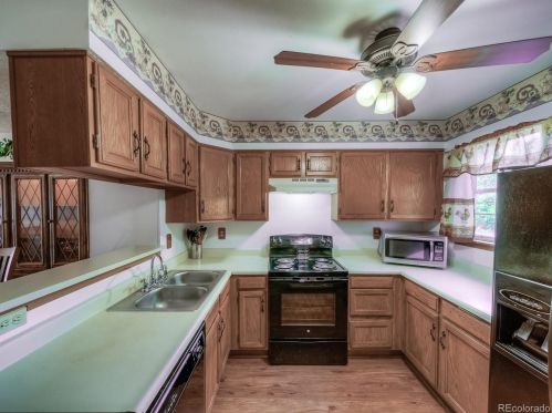 11885 Kepner Dr, Aurora CO 80012-3284 exterior