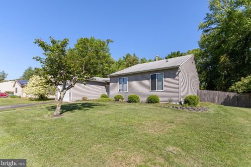 15 Hawthorne Rd, Erial, NJ 08081-2527