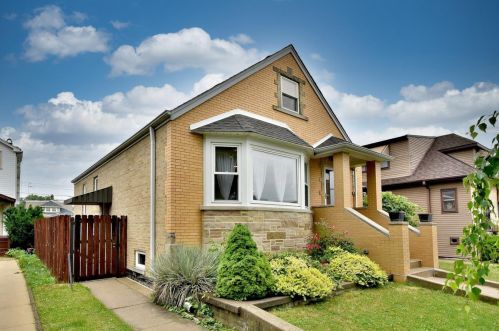 6232 School St, Chicago, IL 60634-4111