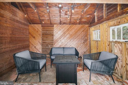 20 Evergreen Ln, Tavistock NJ  08033-1202 exterior