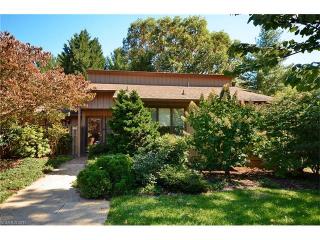 451 Crowfields Dr, Asheville, NC 28803-3281