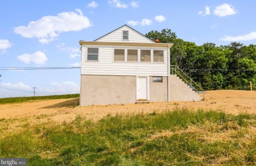 4641 Martinsburg Rd, Berkeley Springs WV  25411-5053 exterior