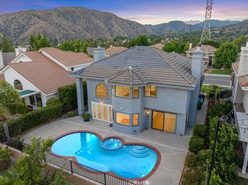 6030 Birdie Dr, La Verne, CA 91750-1407