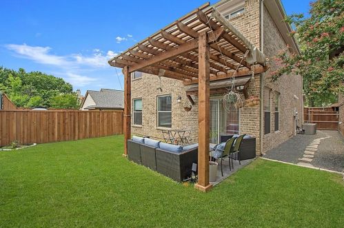 2104 Cologne Dr, Carrollton TX 75007-2336 exterior