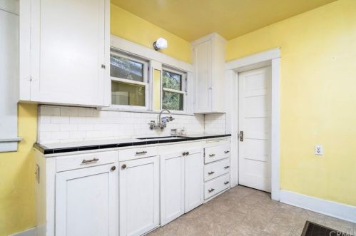 5292 Magnolia Ave, Riverside CA  92506-1248 exterior