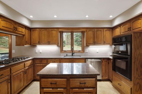 8743 Highwood Way, Saint Paul MN  55124-9456 exterior