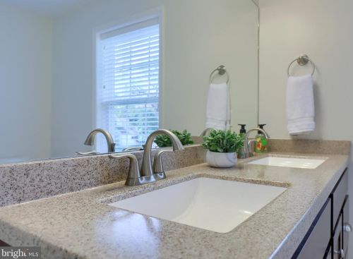 1518 Sunset Ave, Lancaster PA  17601-4328 exterior