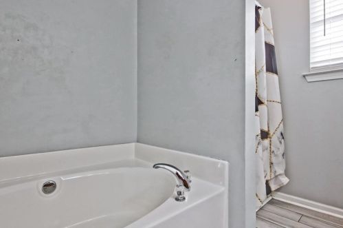 5985 Waggoner Ct, Rex GA  30273-5206 exterior