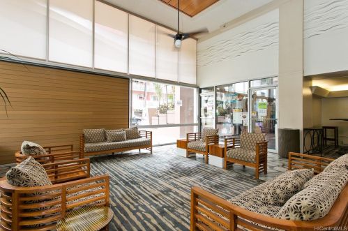 2427 Kuhio Ave, Honolulu HI  96815-3301 exterior