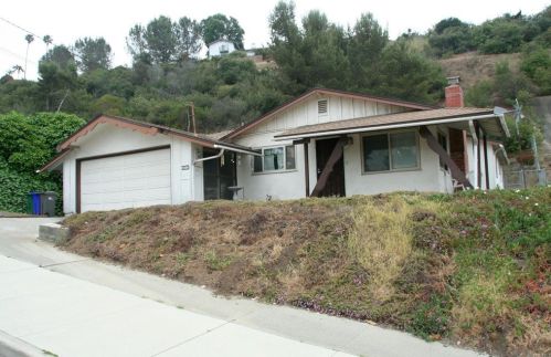 2413 Sarbonne Dr, Oceanside, CA 92054-5737