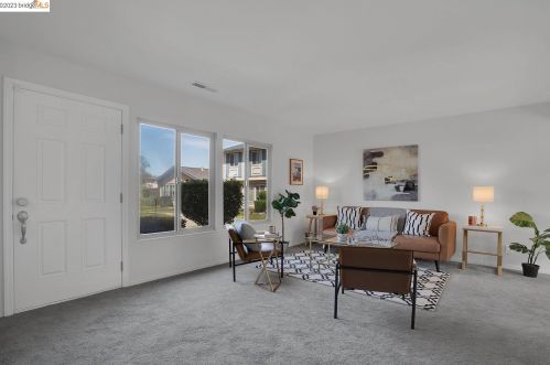 27492 Ponderosa Ct, Hayward CA  94545-4129 exterior