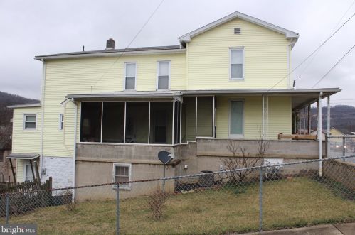 63 Harrison St, Piedmont, WV 26750-1223