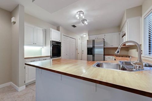 3615 Doe Trl, Austin TX  78746-6611 exterior