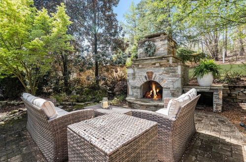 652 Gold Valley Pass, Holly Springs, GA 30114-7721