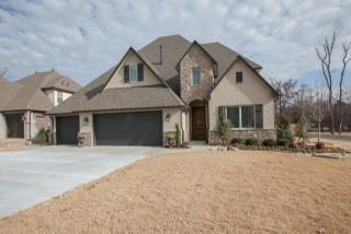 7733 Galveston Ave, Tulsa, OK 74132-2852